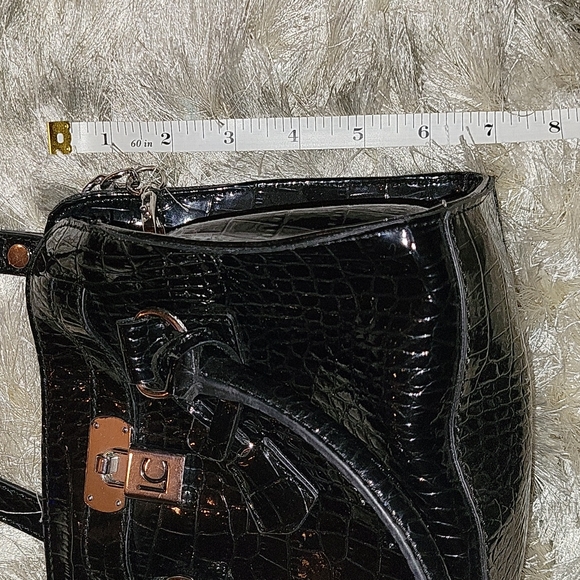 Liz Claiborne Small Crossbody Bag Purse w/ Wallet - Picture 12 of 12